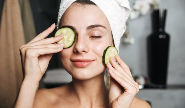 علت خشک شدن پوست زیر چشم